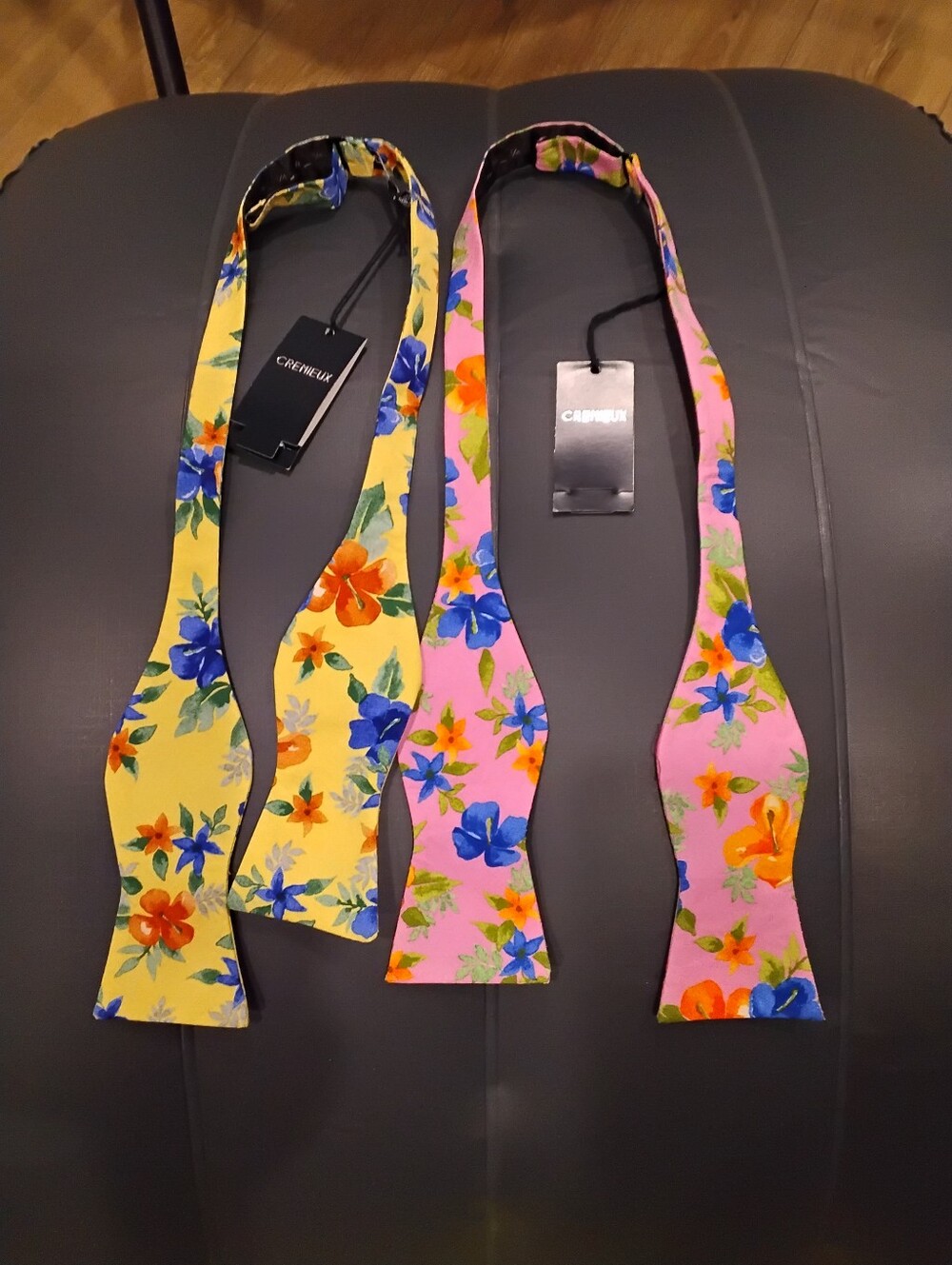 NWT Cremieux Cotton Abstract Floral Bow Ties Firm Price